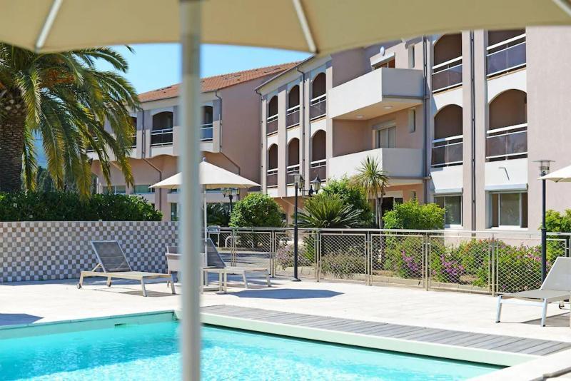Hotel Poretta リュクシアナ エクステリア 写真